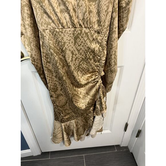 Forever 21 Snake Print Puff Sleeve Ruffle Satin Midi Dress Size Medium - NWT - Picture 3 of 7